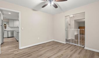 402 Chippendale Ln, Bonneau, SC 29431