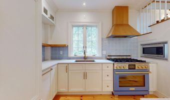 382 Hewitt Rd, Bristol, VT 05443