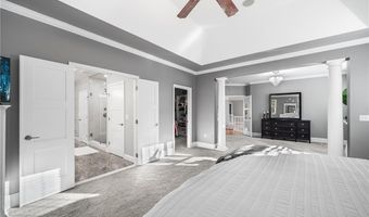 30 Lenihan Ln, East Greenwich, RI 02818