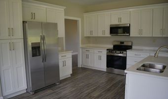 1002 Robins Ln, Blue Springs, MS 38828