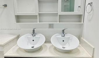 2950 NE 188th St 418, Aventura, FL 33180