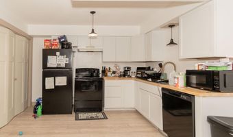 900 E Kirkwood Dr, Aurora, MO 65605