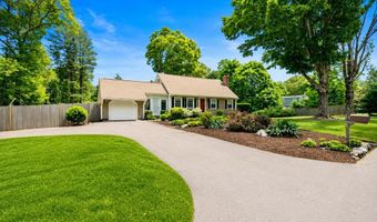 11 Autumn Ln, Attleboro, MA 02703