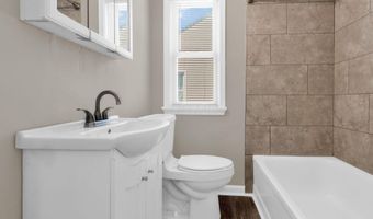 1059 Lawrence Dr, Columbus, OH 43207