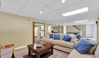 1331 Parkview Valley Dr, Ballwin, MO 63011