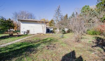 1849 W Spring Ridge Dr, Arlington Heights, IL 60004