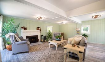 9578 Maplewood St, Angola, NY 14006