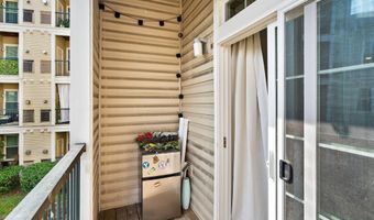 2465 ARMY NAVY Dr 204, Arlington, VA 22206