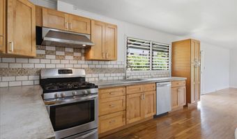 82 MALIA St, Hilo, HI 96720