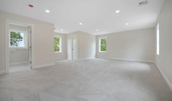 661 Main St, Acushnet, MA 02743