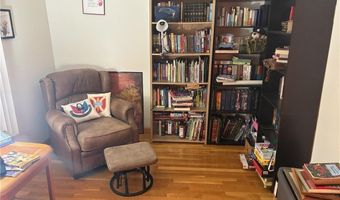 139 Honeyman Ave, Middletown, RI 02842