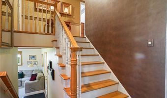 690 Garnette Rd, Akron, OH 44313