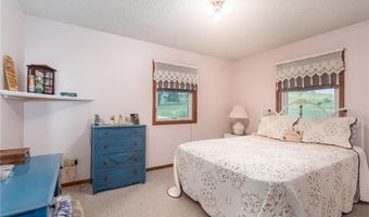 596 E 1732 Rd, Baldwin City, KS 66006