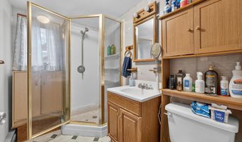 15 Hazen St, Chester, CT 06412