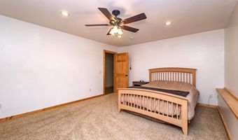 3005 W Lake Jessie Dr SE, Alexandria, MN 56308