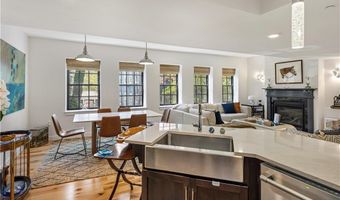 27 High St 2, Newport, RI 02840