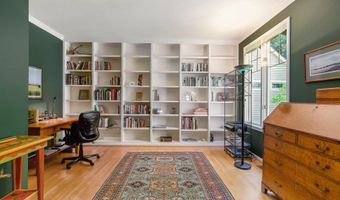 2736 Aspen Ct, Ann Arbor, MI 48108