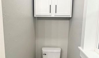 905 Hickory St, Altus, OK 73521
