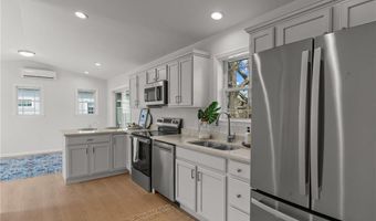 64 Burnside Ave, Narragansett, RI 02882