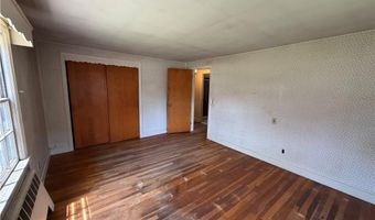 11 Terrace Dr, Bristol, RI 02809