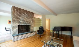 74 Woods Rd, Bethany, CT 06524