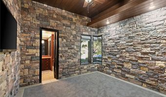 33 Promontory Ridge Dr, Las Vegas, NV 89135