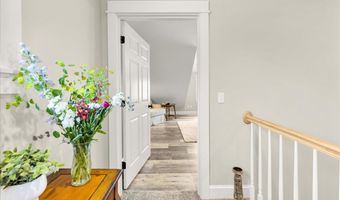 48 Ocean St, Belfast, ME 04915