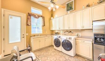 13724 Chateau Ct, Apple Valley, CA 92307