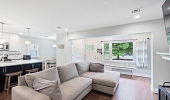 609 Main St, Bayville, NJ 08721