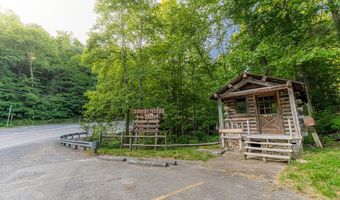 15303 15328 Midland Trl, Ansted, WV 25812