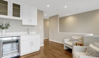 601 SLADE Ct, Alexandria, VA 22314