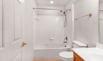 2004 GOLDEN MORNING Dr 30, Bowie, MD 20721