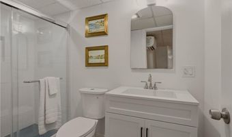 7 Clay St, Newport, RI 02840