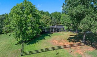 1064 Knollwood Acres Rd, Boiling Springs, SC 29316