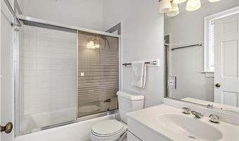 433 Thames St E, Newport, RI 02840