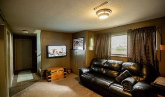 615 W State St, Algona, IA 50511