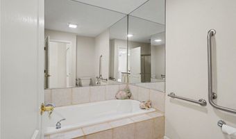 959 Grand View Ln, Aurora, OH 44202
