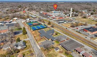 122 Saluda St, Belton, SC 29627