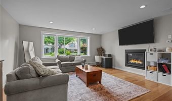 96 Roger Williams Dr, North Kingstown, RI 02852