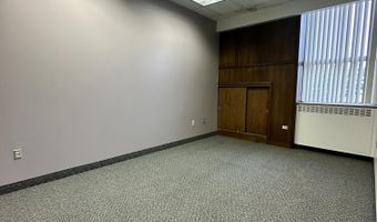 320 S 1st St, Aberdeen, SD 57401