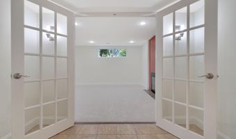 7705 ROYSTON St, Annandale, VA 22003