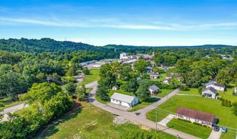 1027 Moore St, Athens, TN 37303