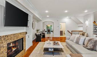 47 White Oak Ln, Aberdeen, NJ 07747