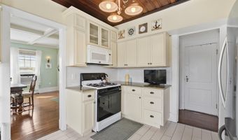 260 Ocean Ave, Amityville, NY 11701