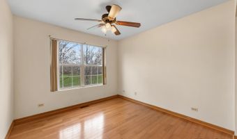 39911 Golf Ln, Antioch, IL 60002