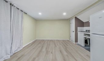 26 Smith St, Amityville, NY 11701