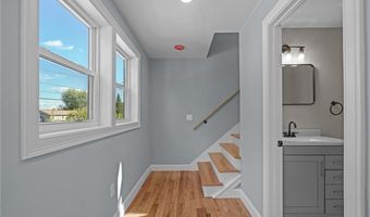135 Old Mill Blvd, Warwick, RI 02889