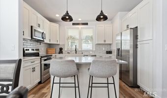 412 Antonette Cir, Cascade, ID 83611