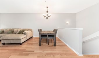 241 W Oakbrook Dr, Ann Arbor, MI 48103