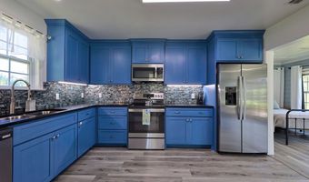 1477 Lake Dr, Bainbridge, GA 39817